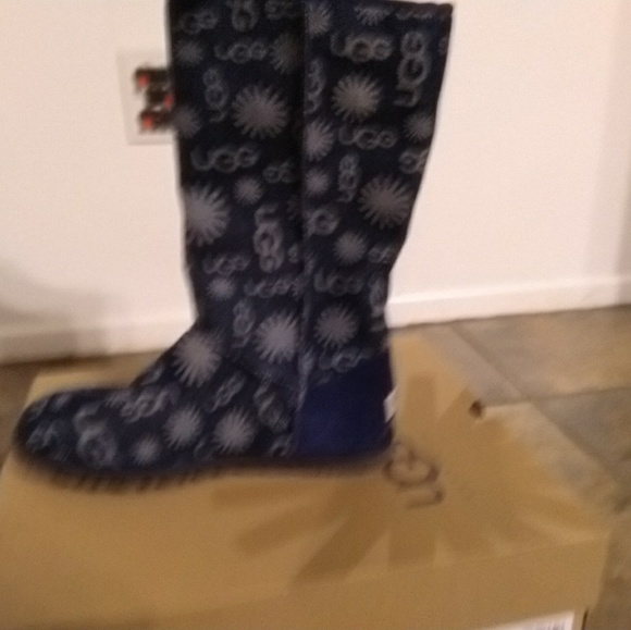UGG BLUE DENIM BOOTS - Picture 2 of 3